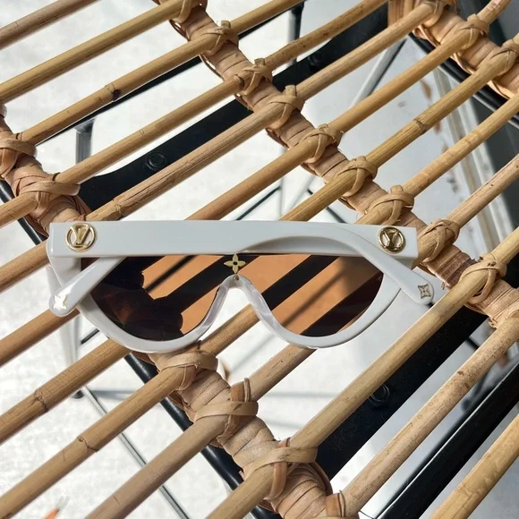 COPY - Stylish White Sunglasses with Brown Lenses - Picture 2 of 5